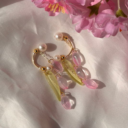 Piercing free tulip ear cuffs