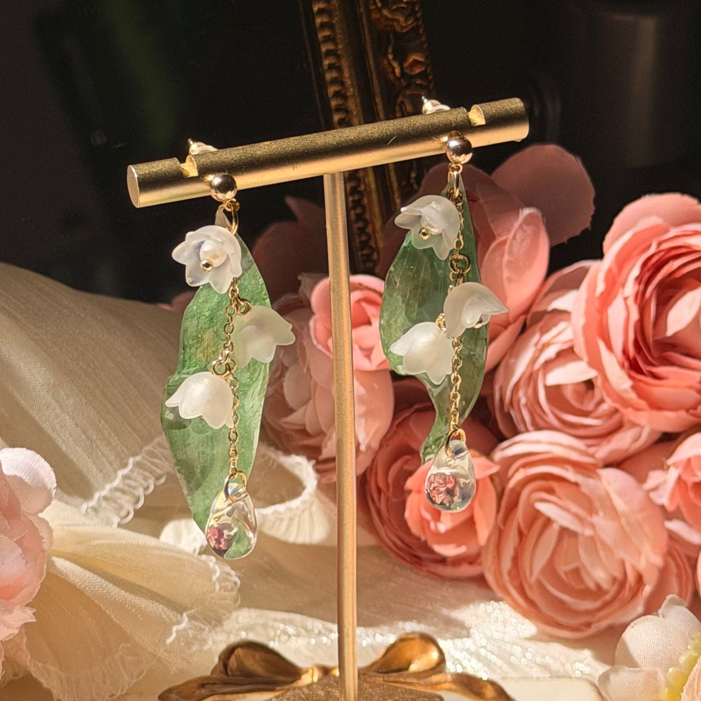 Lily of the valley leaf dangles