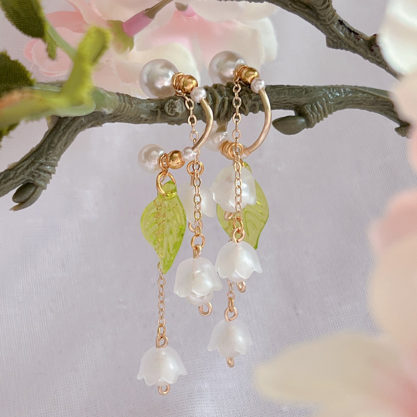 PIERCING-FREE Lily Ear Cuff