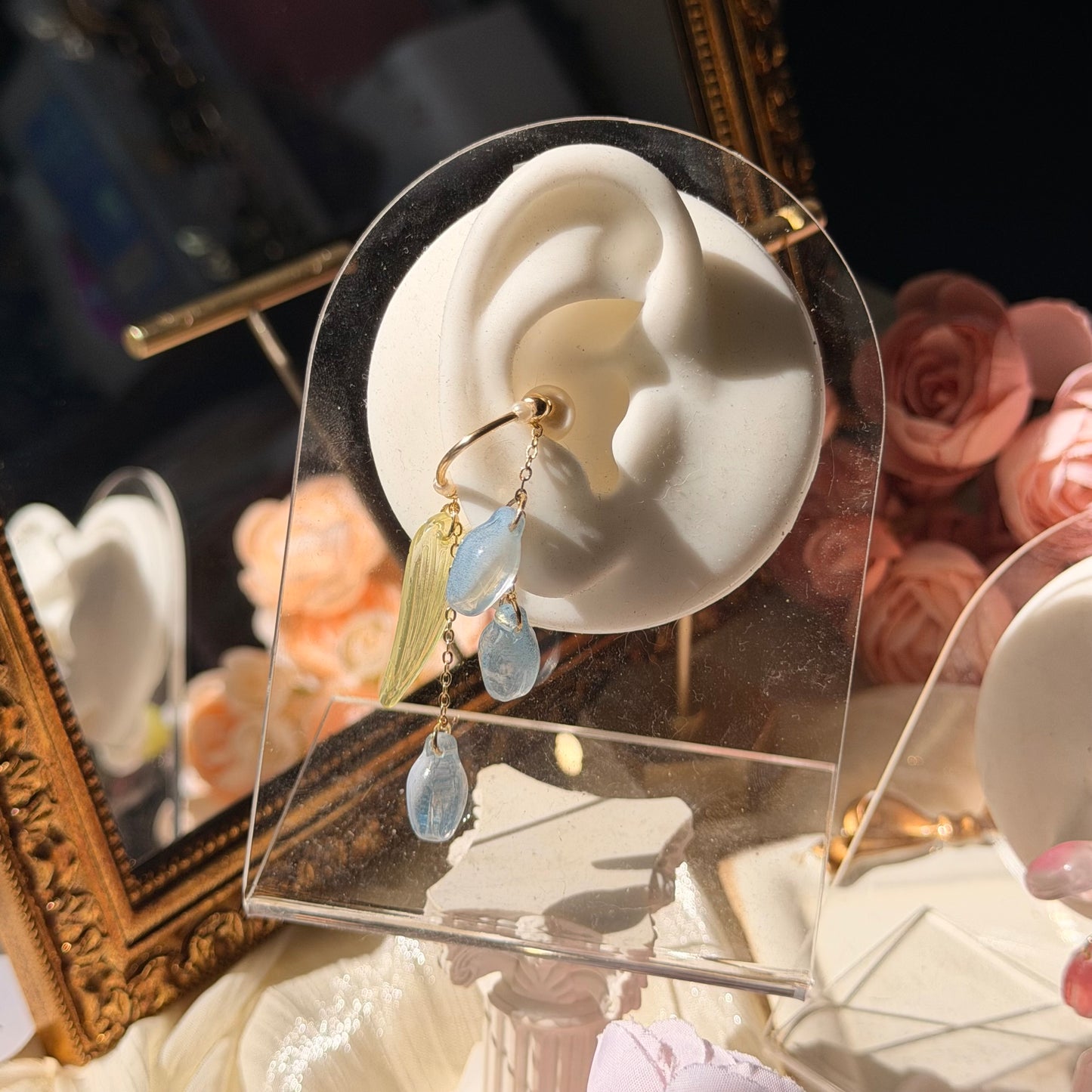 Piercing free tulip ear cuffs