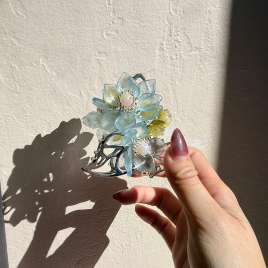 [LIMIITED] Glacial Petals Hair Claw