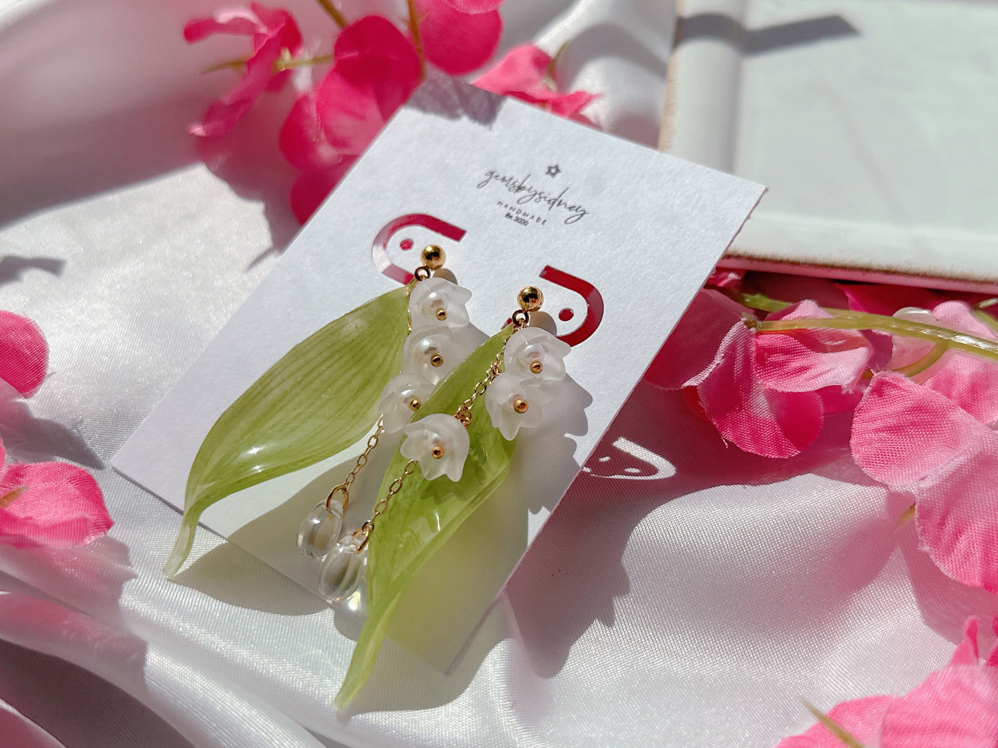 Lily of the valley leaf dangles